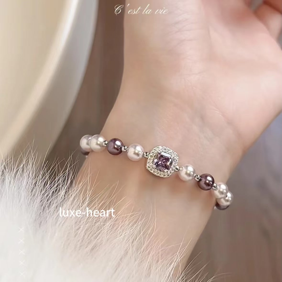 Light luxury French style niche design Shijia pearl sugar cube amethyst pull-out bracelet